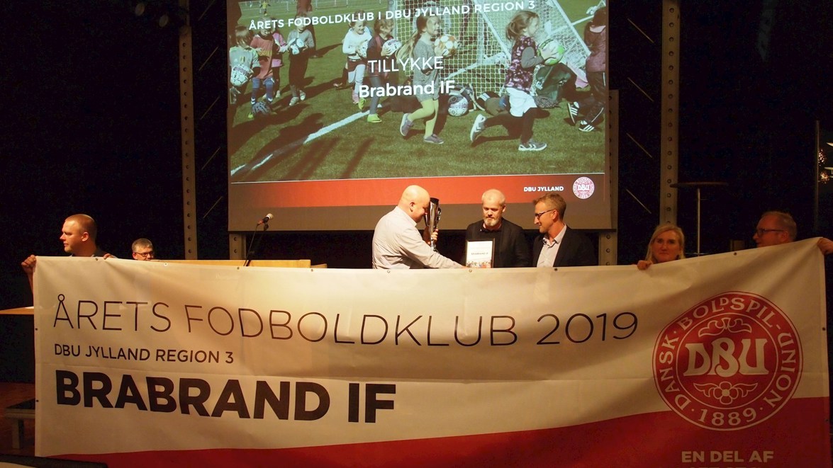Region 3: Brabrand IF er Årets Fodboldklub i Østjylland Region 3: Brabrand IF er Årets Fodboldklub i Østjylland