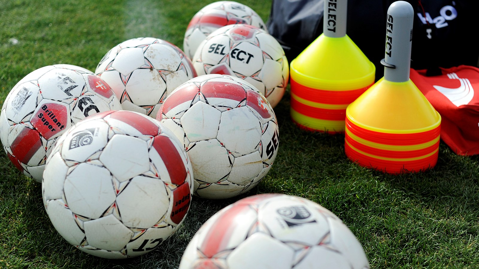 Fodbold på CV'et: DBU Jylland tilbyder fuldtids- eller deltidsjob