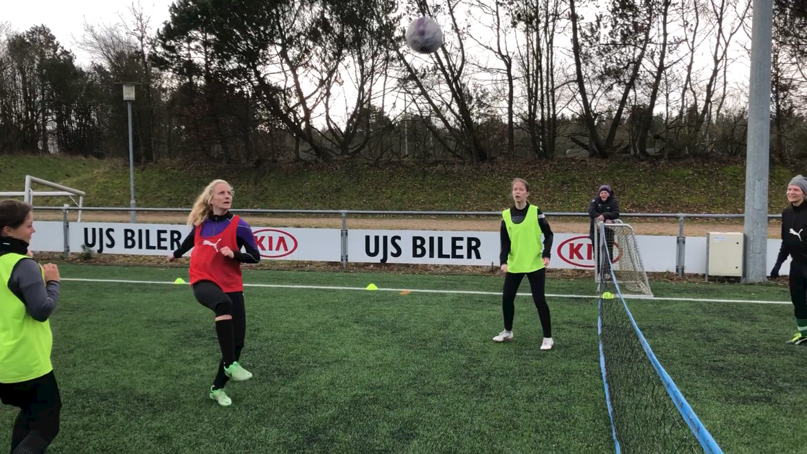 Genforen dit fællesskab: Sjovt klubevent med fodtennis Genforen dit fællesskab: Sjovt klubevent med fodtennis