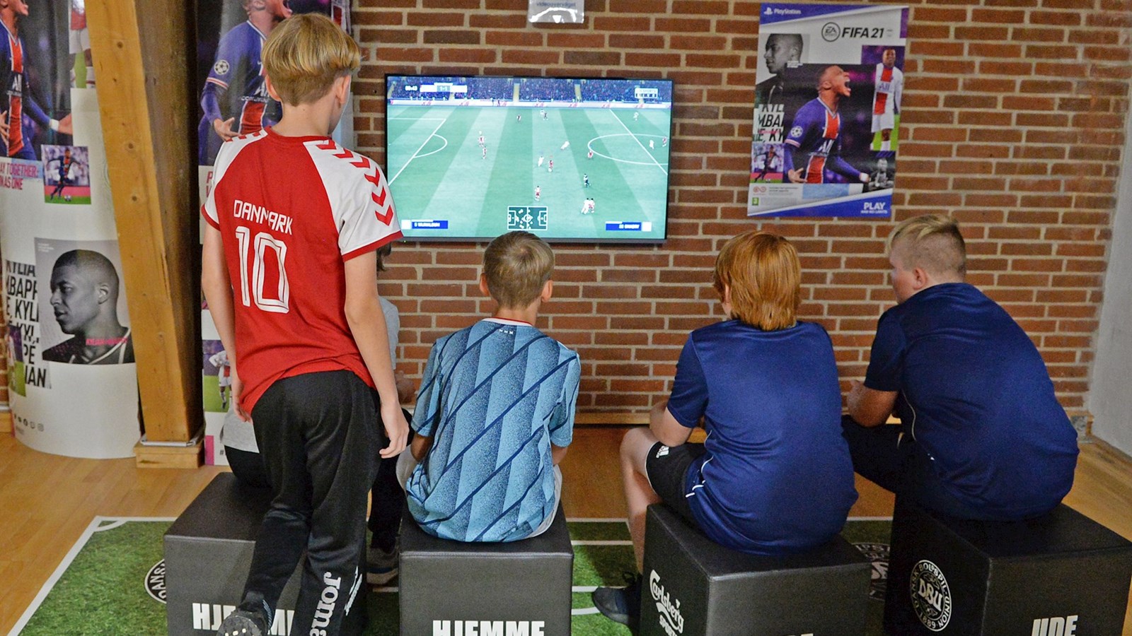 Sommerferien byder på DBU eFodboldskoler fyldt med FIFA og fodbold