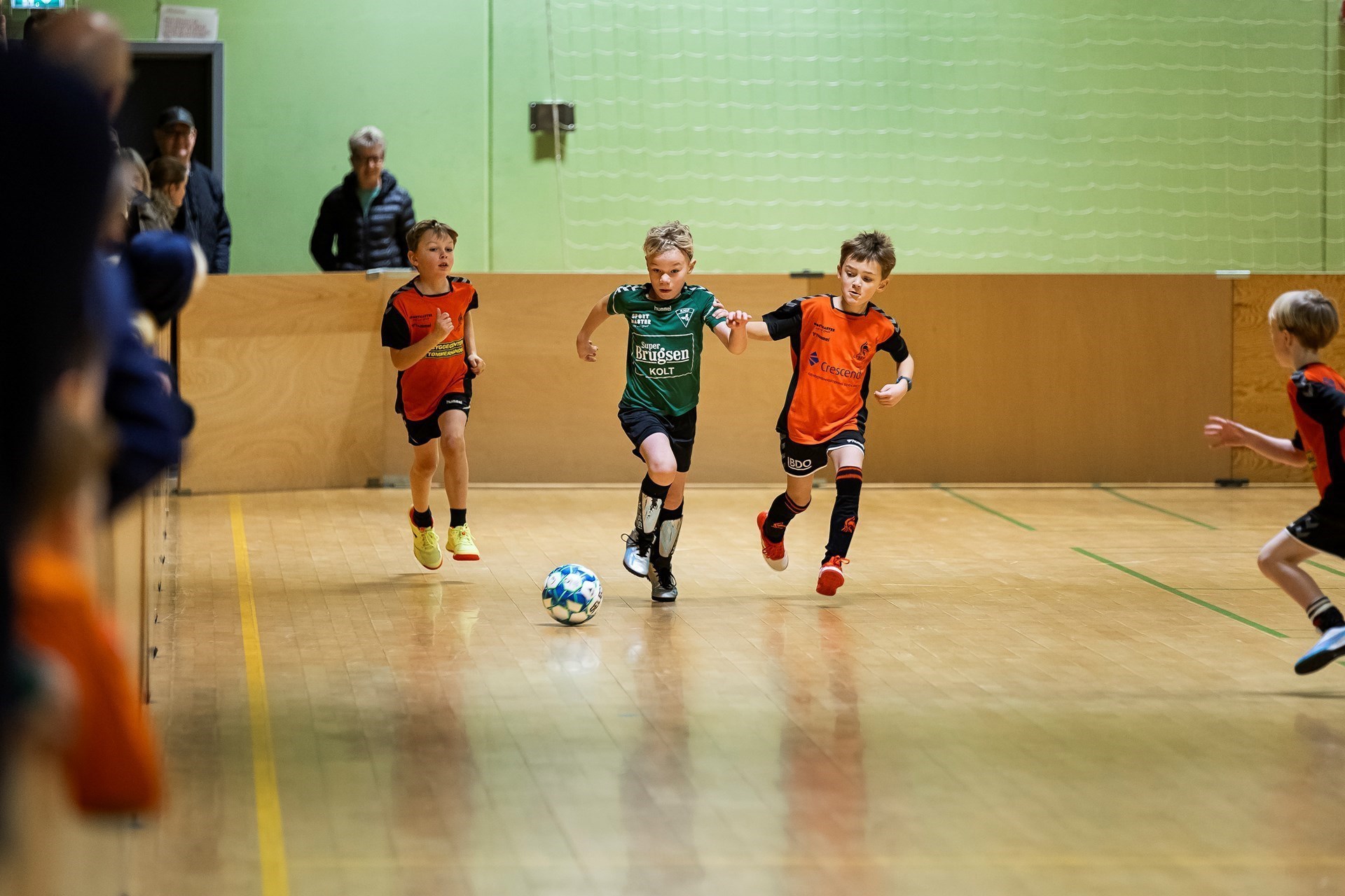 Klar til indefodbold? Her er 12 sjove træningsøvelser I kan prøve Klar til indefodbold? Her er 12 sjove træningsøvelser I kan prøve